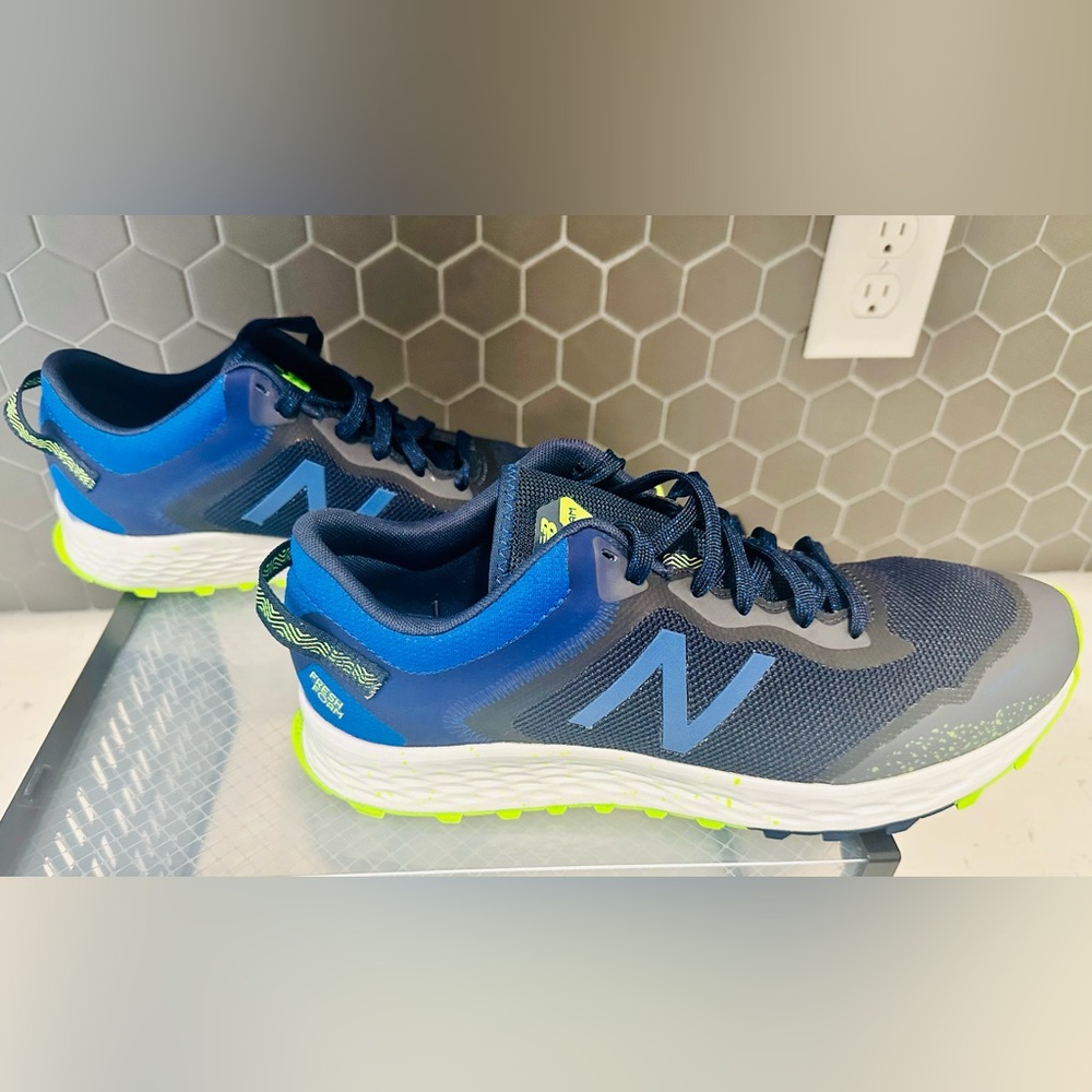 New Balance Fresh Foam Arishi. Blue and Neon Green Men's Shoes